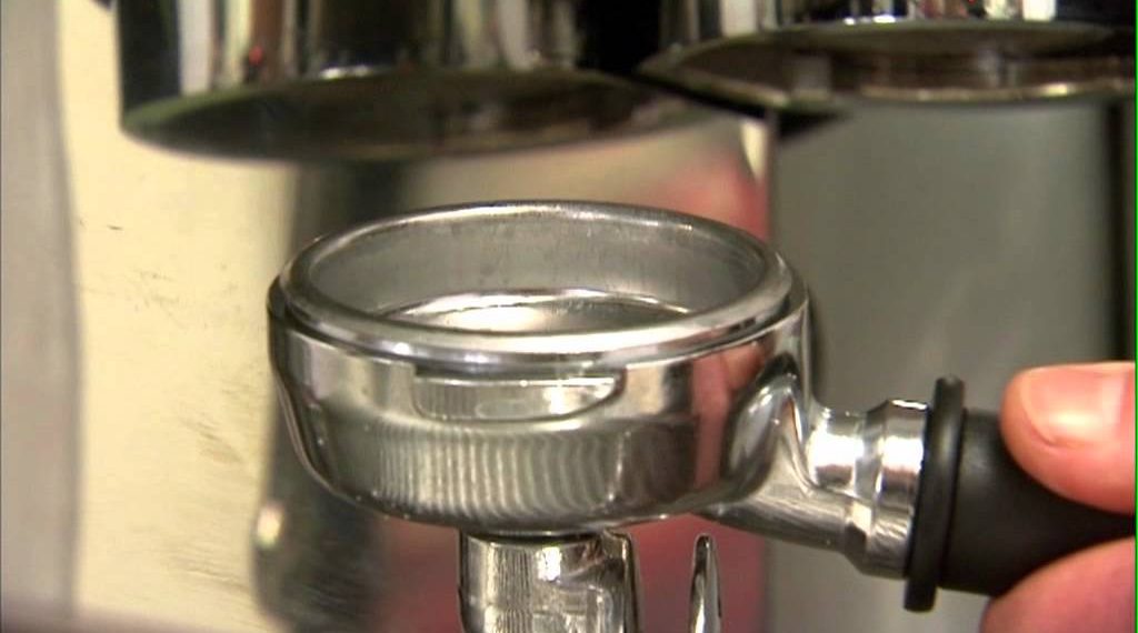 How to: Coffee Tips – Cleaning Espresso Machine