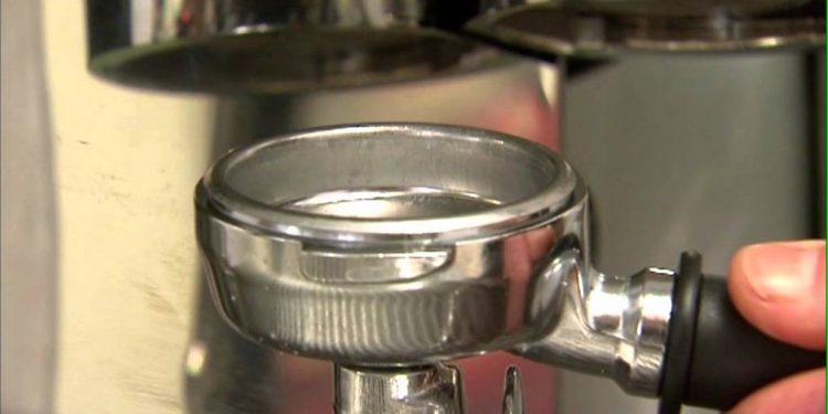 How to: Coffee Tips – Cleaning Espresso Machine